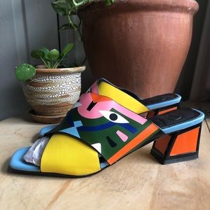 Slides with eyeballs and cool shapes 💥